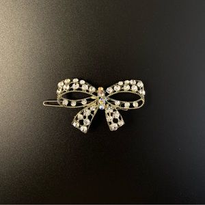 SHEIN : Bow Tie Hair Clip